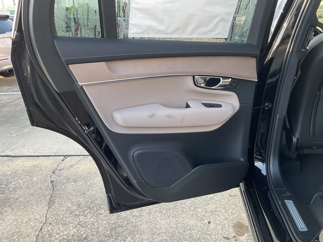 New 2026 Volvo XC90 B5 Plus w/ Protection Package Premier AWD/4WD image 17