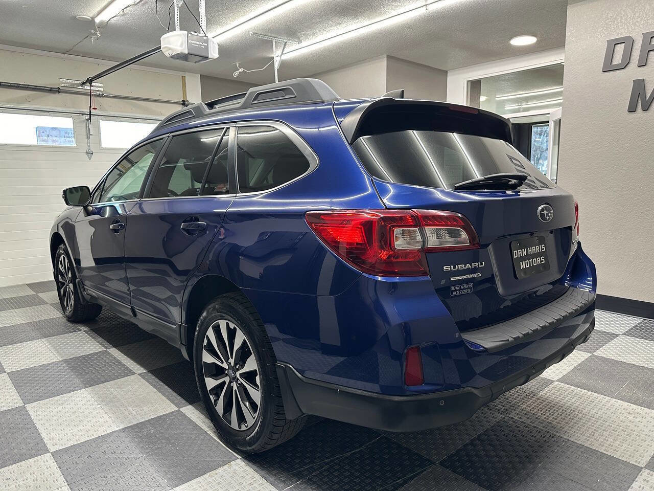 Used 2017 Subaru Outback 2.5i Limited image 10