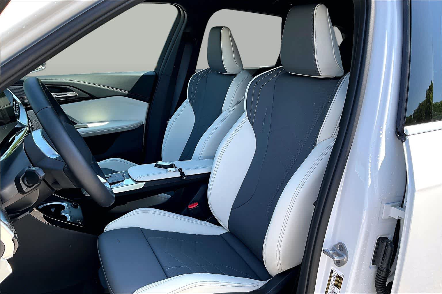 New 2026 BMW X1 xDrive28i w/ Technology Package AWD/4WD image 7