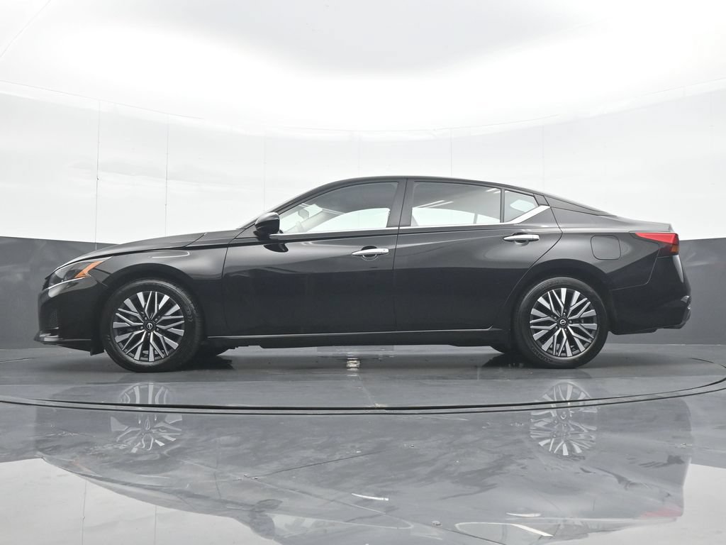 Used 2024 Nissan Altima 2.5 SV w/ SV Premium Package FWD image 27