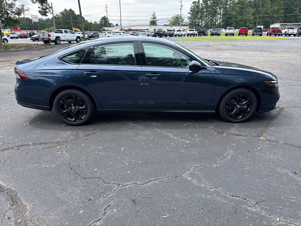 Used 2025 Honda Accord SE image 10