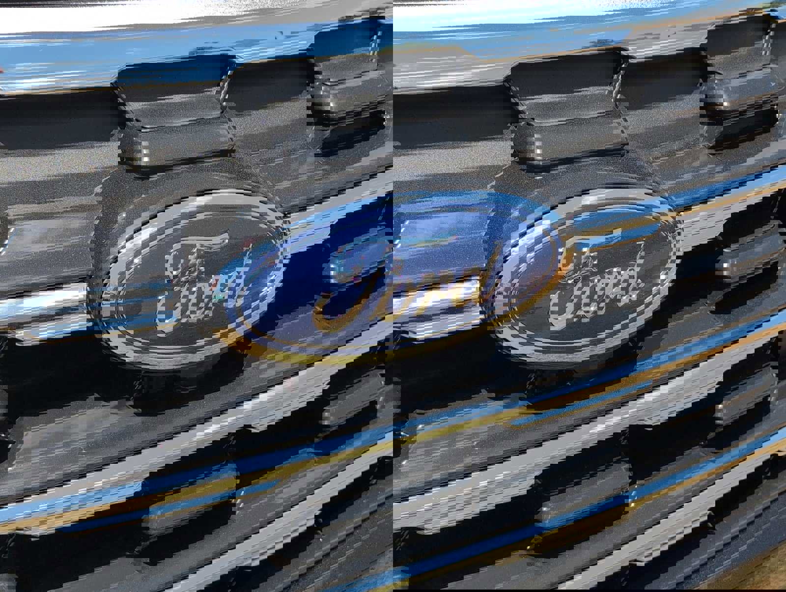 New 2026 Ford Explorer Active RWD image 12