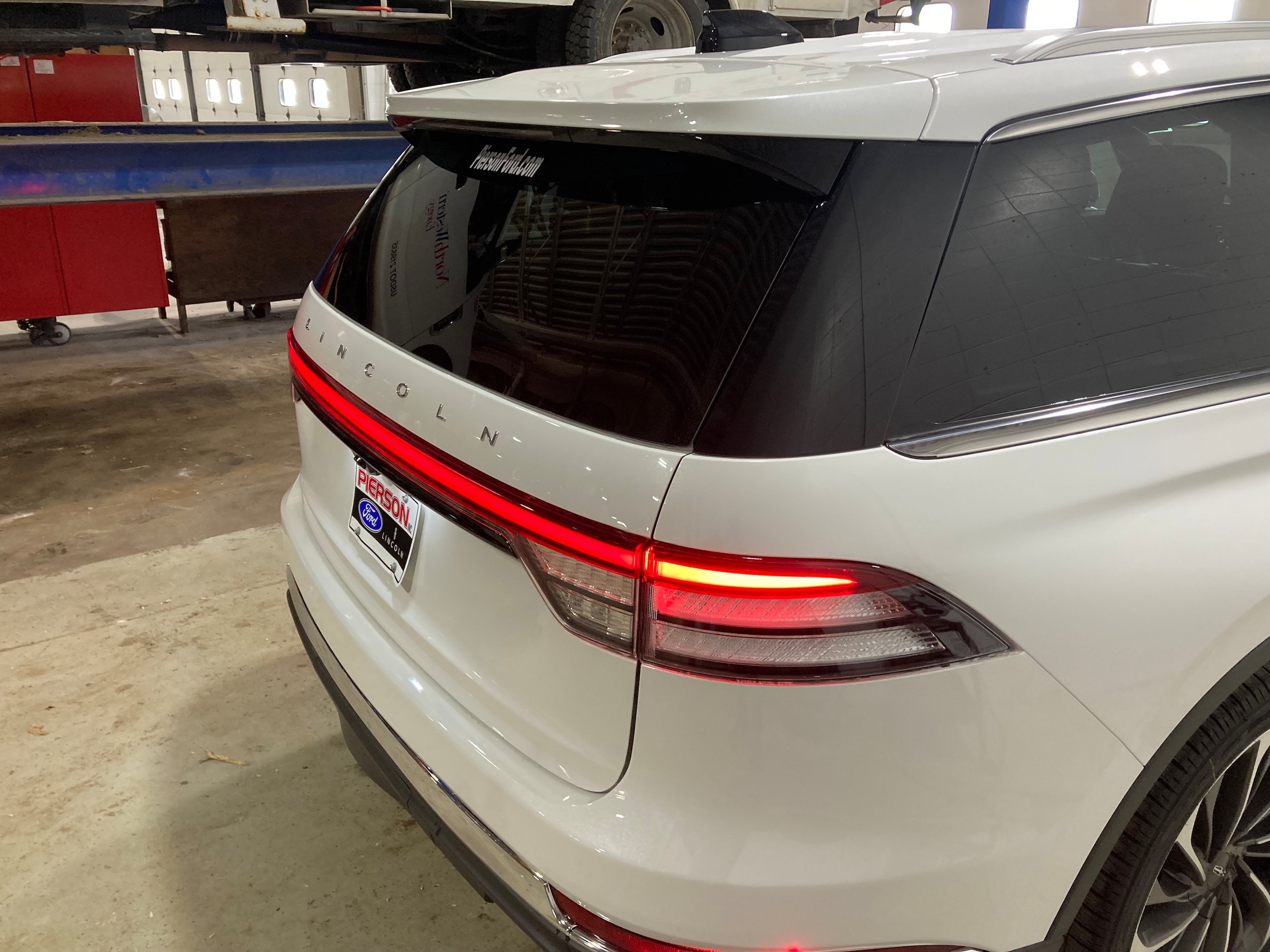 Used 2026 Lincoln Aviator Reserve AWD/4WD image 10