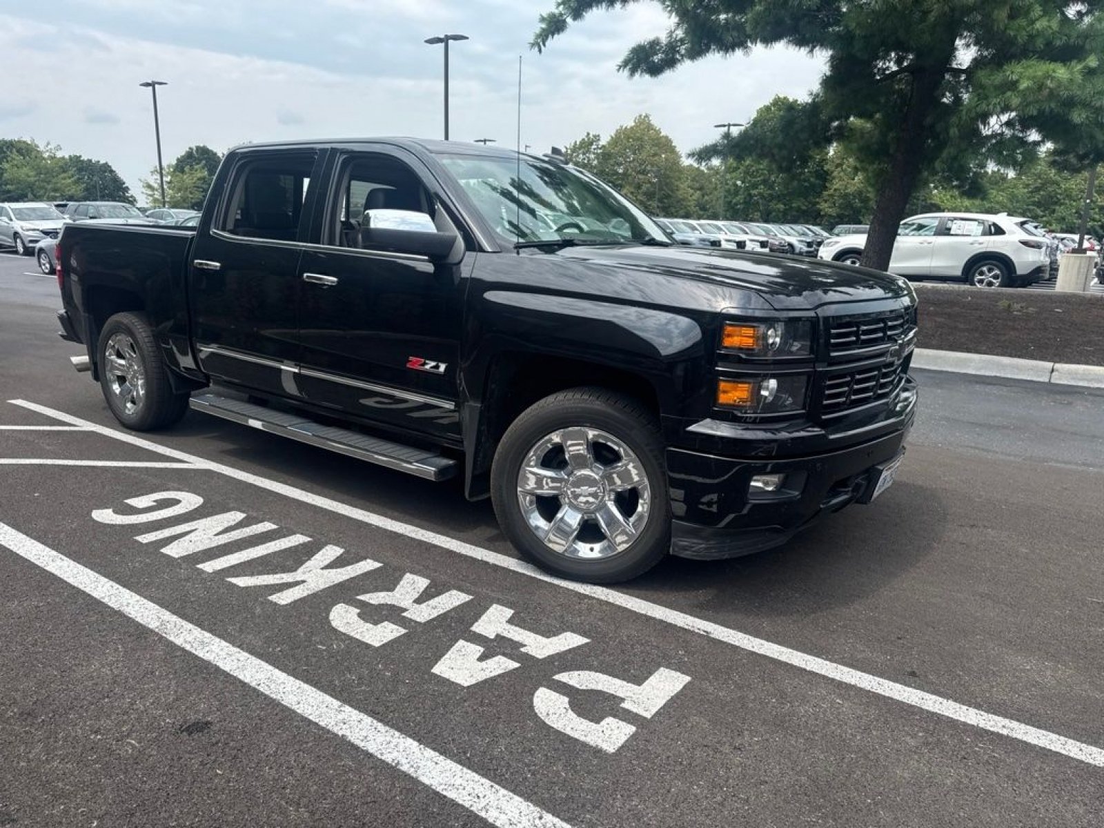 Used 2015 Chevrolet Silverado 1500 LTZ Z71 AWD/4WD image 2