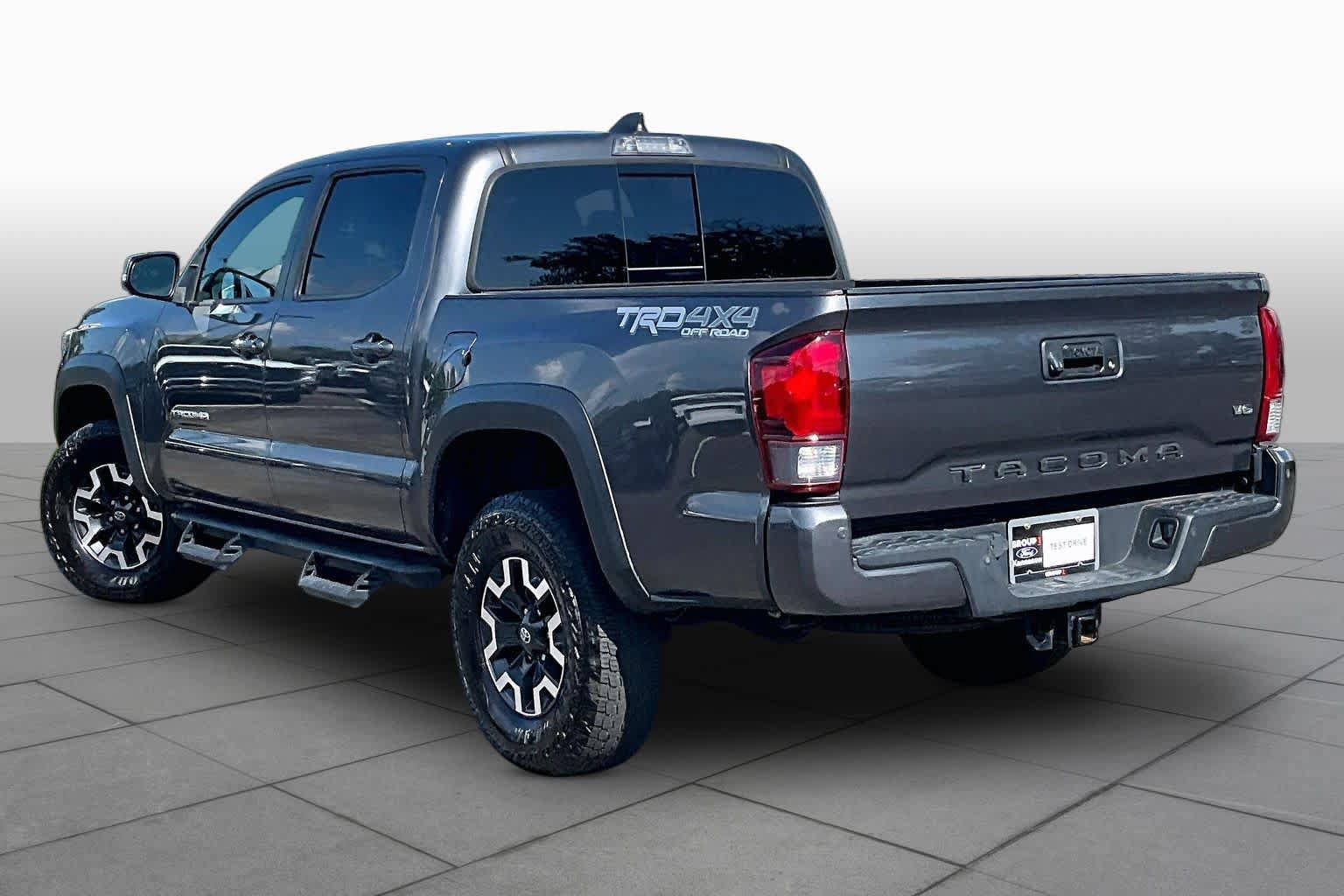 Used 2021 Toyota Tacoma TRD Off-Road w/ Technology Package AWD/4WD image 12