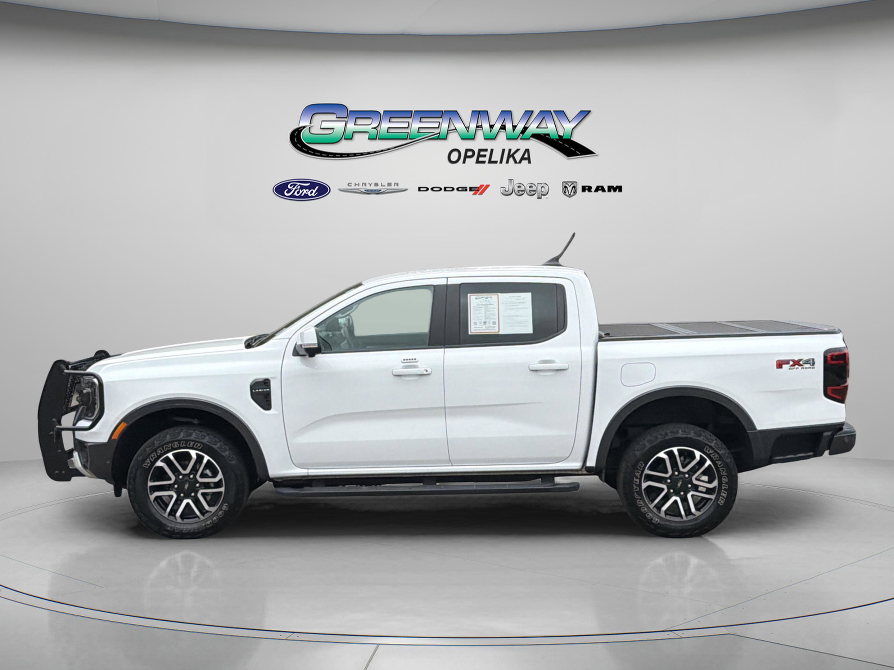 Used 2024 Ford Ranger Lariat w/ FX4 Off-Road Package image 4