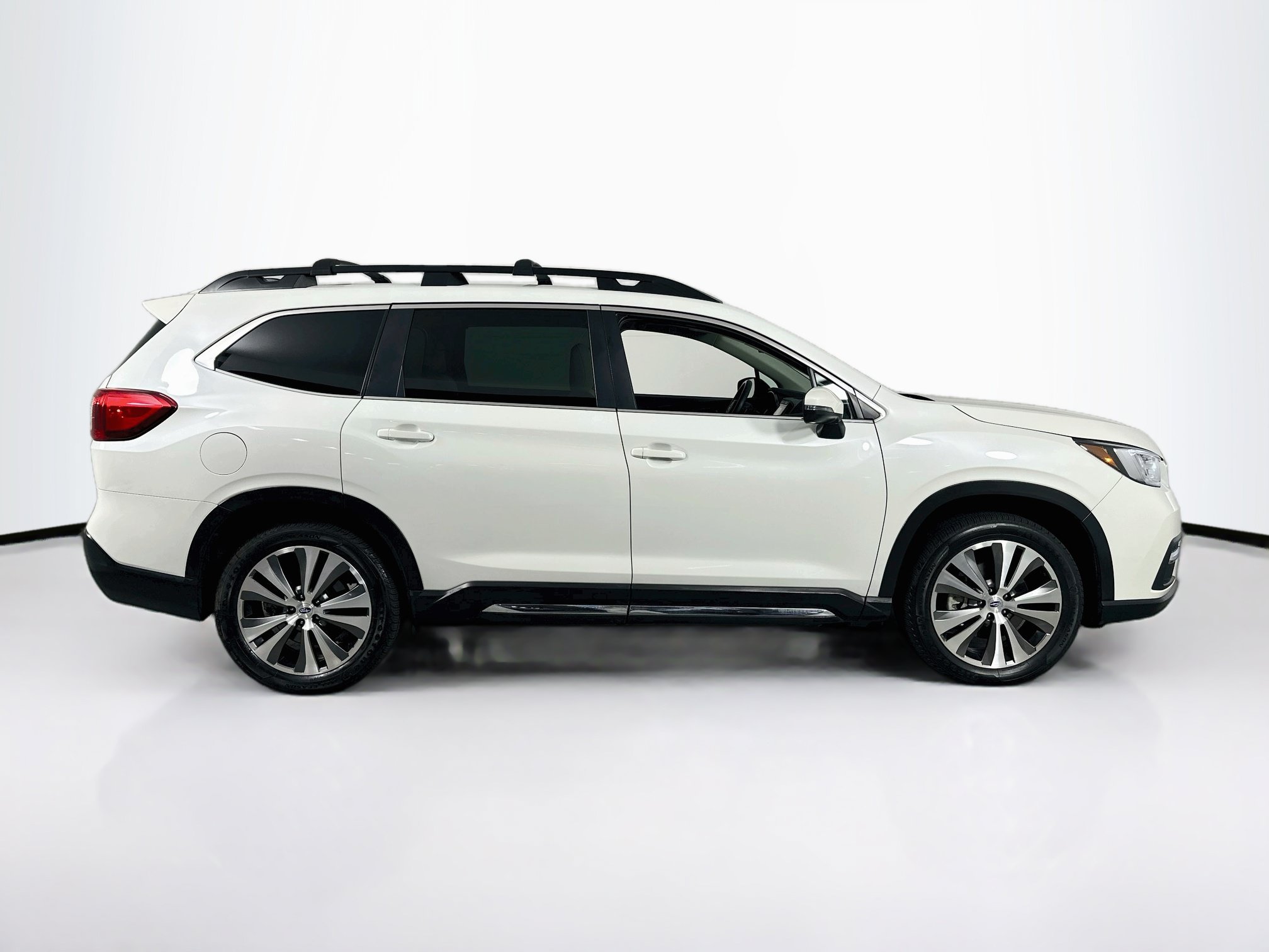 Used 2022 Subaru Ascent Limited w/ Technology Package AWD/4WD image 4