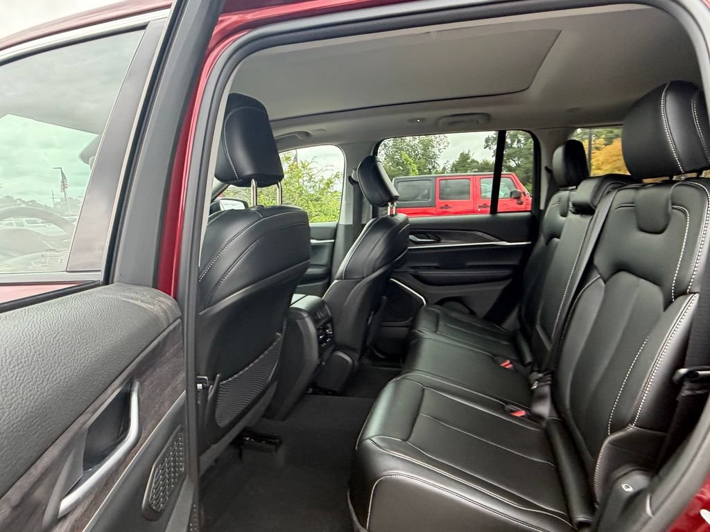 Used 2023 Jeep Grand Cherokee 4WD 4xe image 34