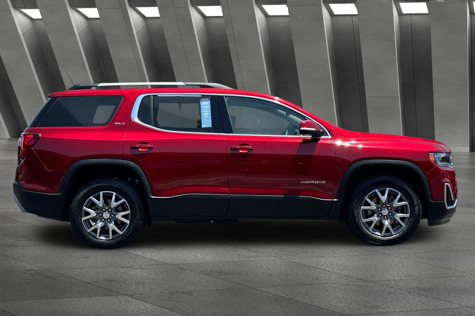 Certified 2023 GMC Acadia SLT image 3