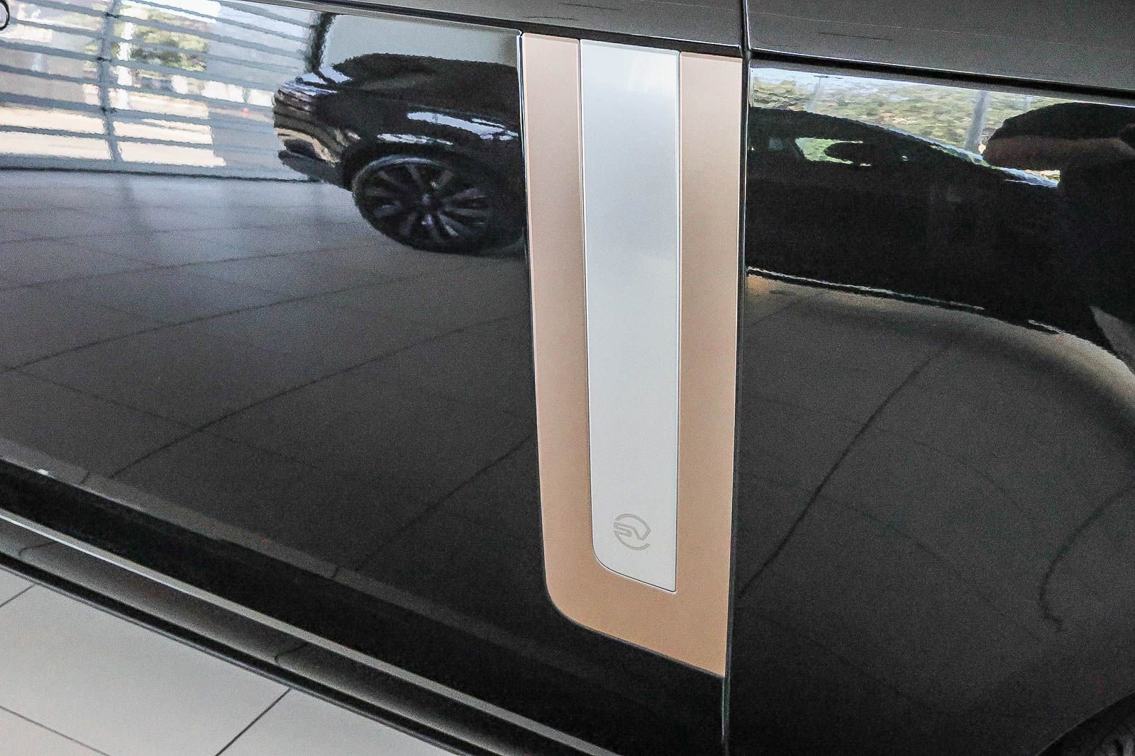 Used 2024 Land Rover Range Rover SV image 11