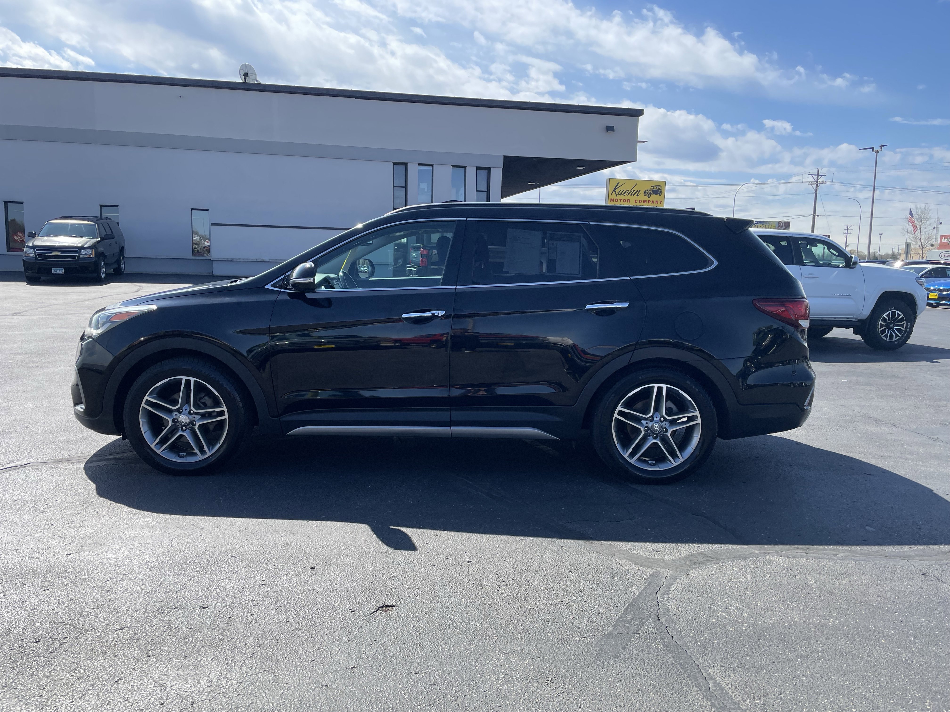 Used 2017 Hyundai Santa Fe Limited AWD/4WD image 5