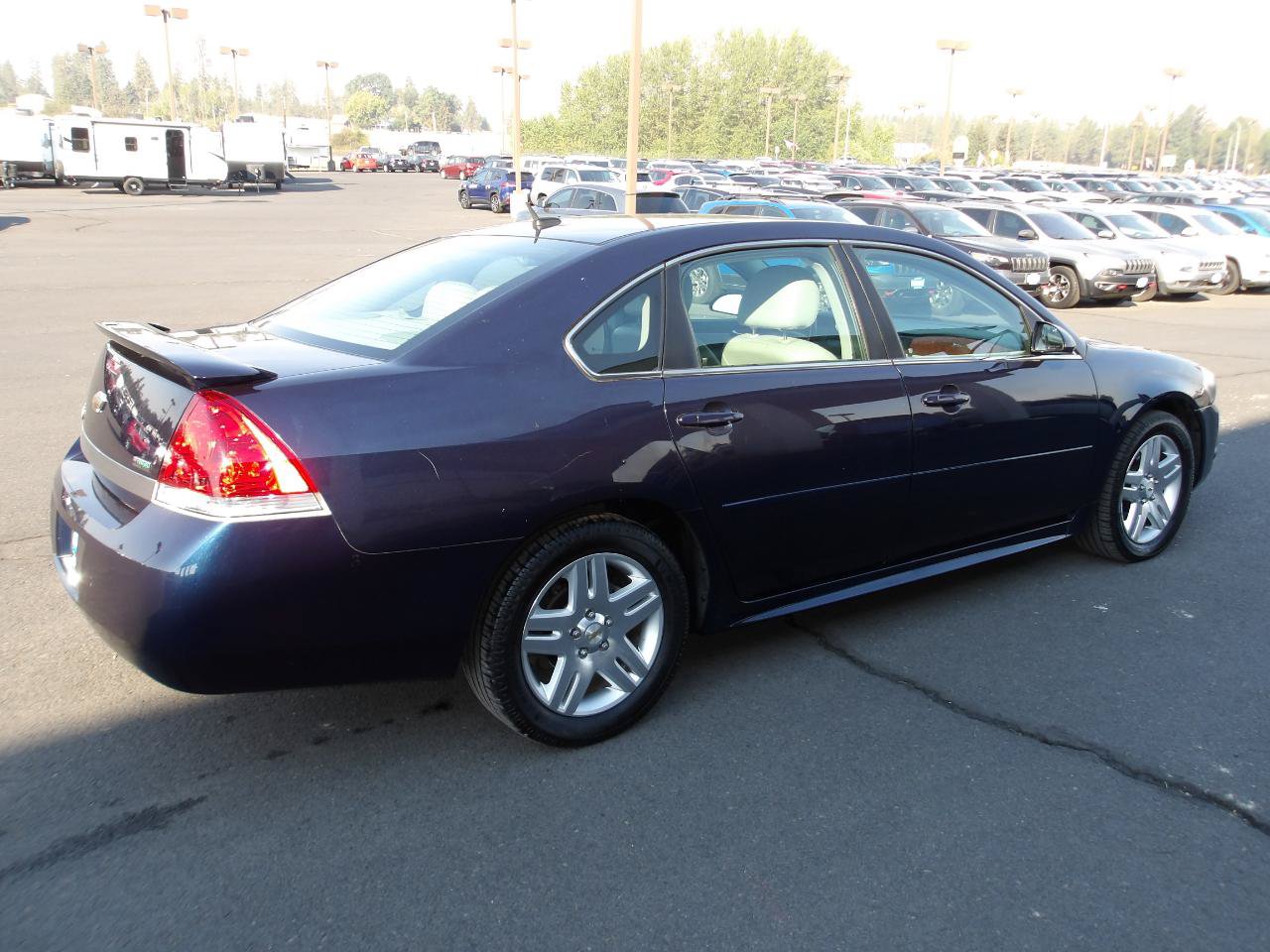 Used 2011 Chevrolet Impala LT w/ Luxury Edition Package FWD image 5