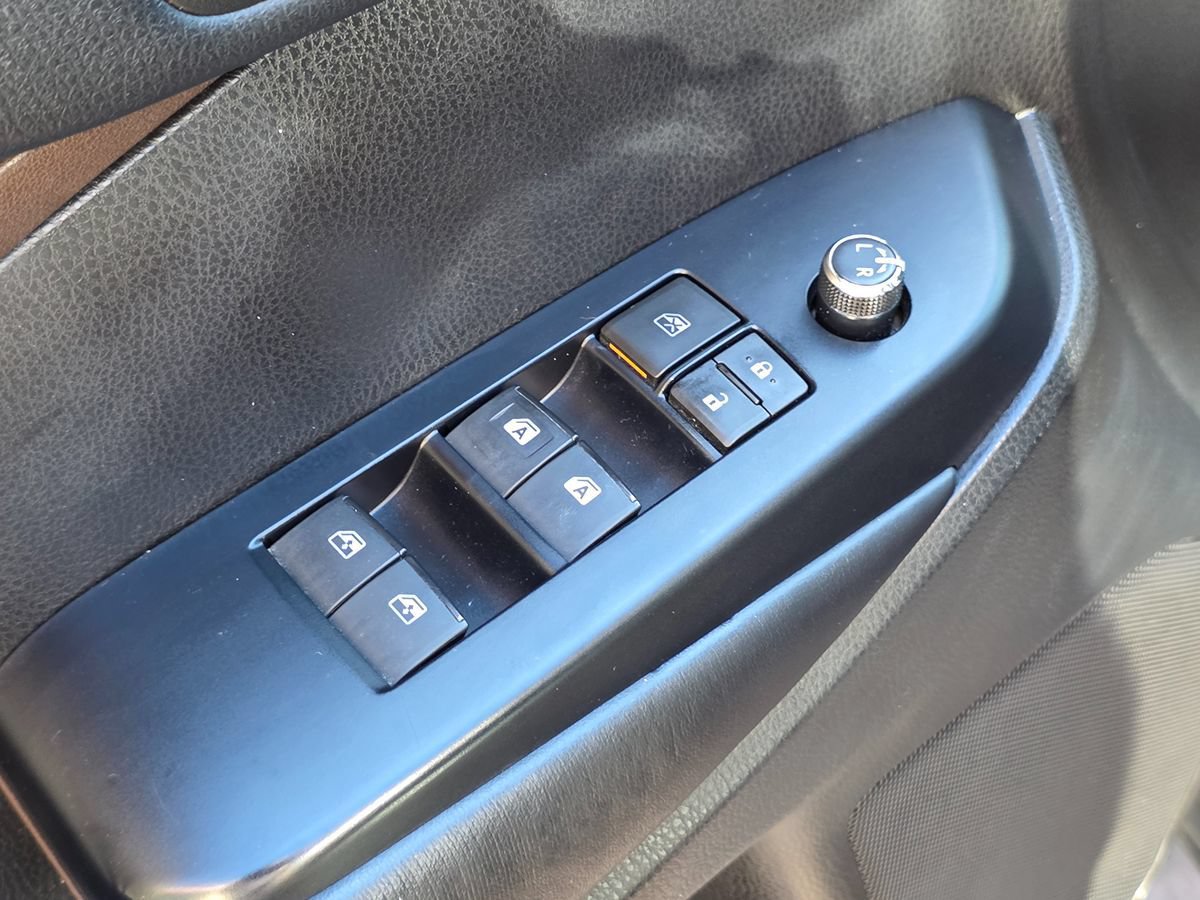 Used 2018 Toyota Highlander XLE FWD image 32