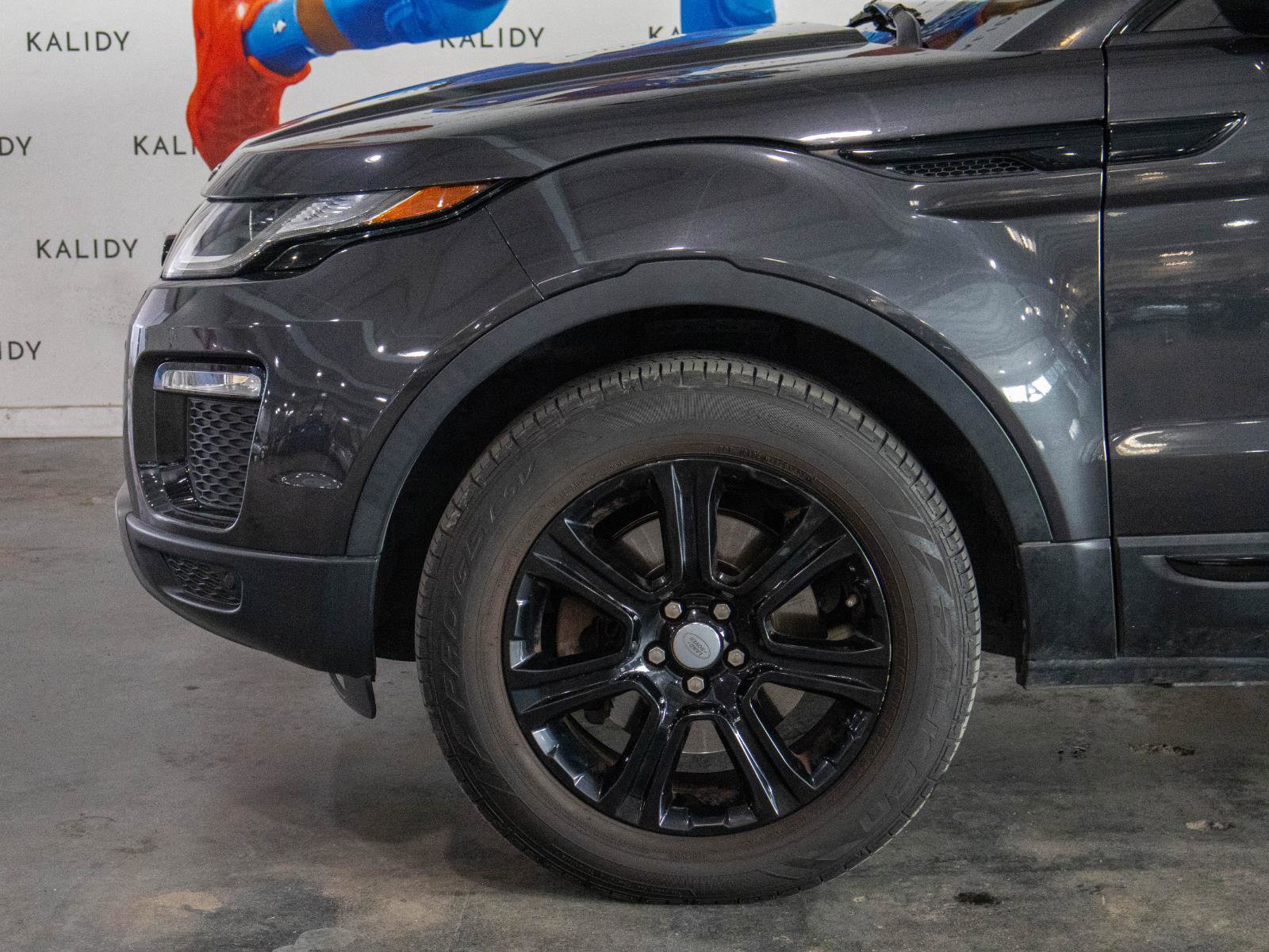 Used 2017 Land Rover Range Rover Evoque SE Premium image 15