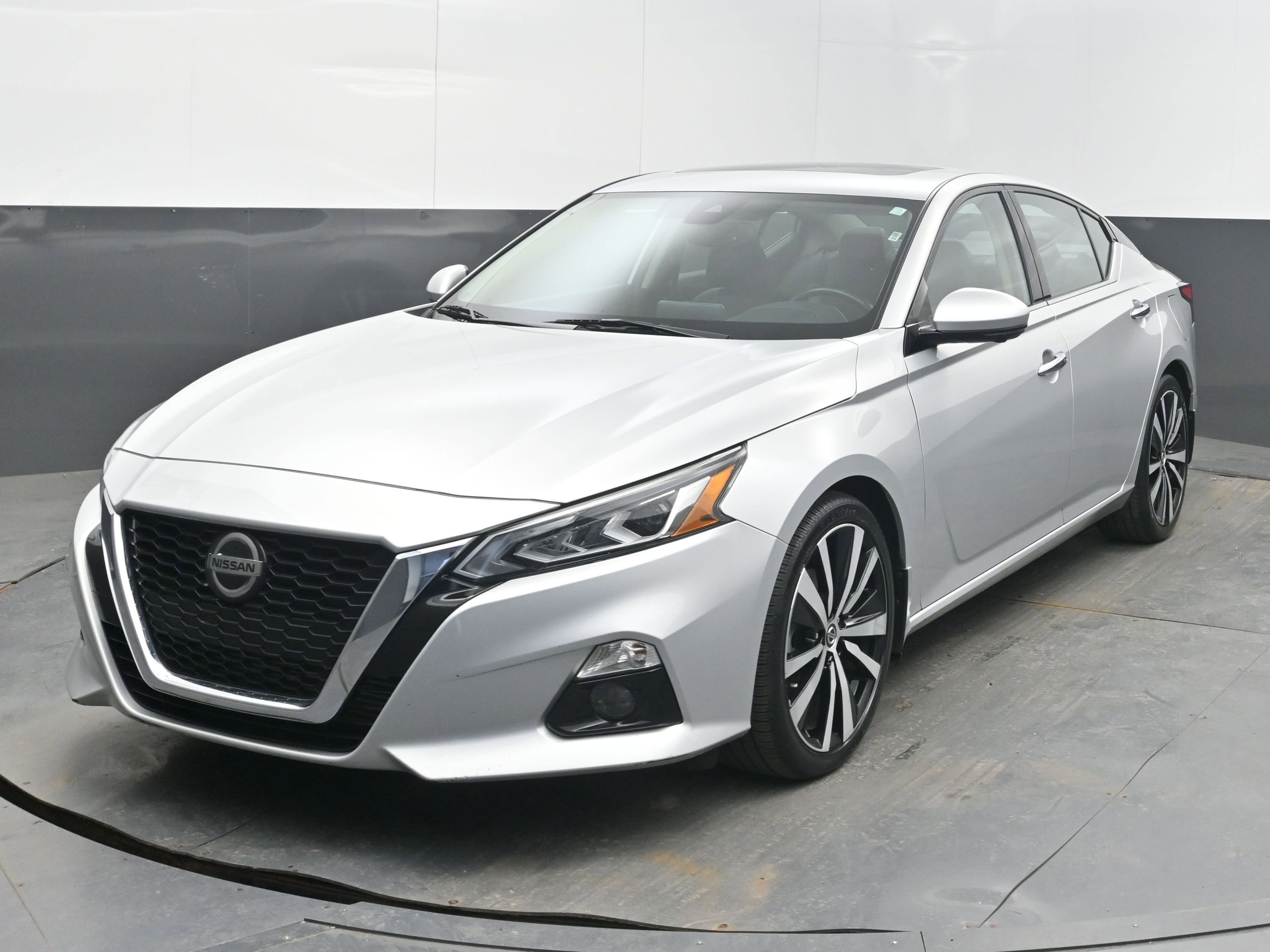 Used 2020 Nissan Altima 2.0 Platinum image 3