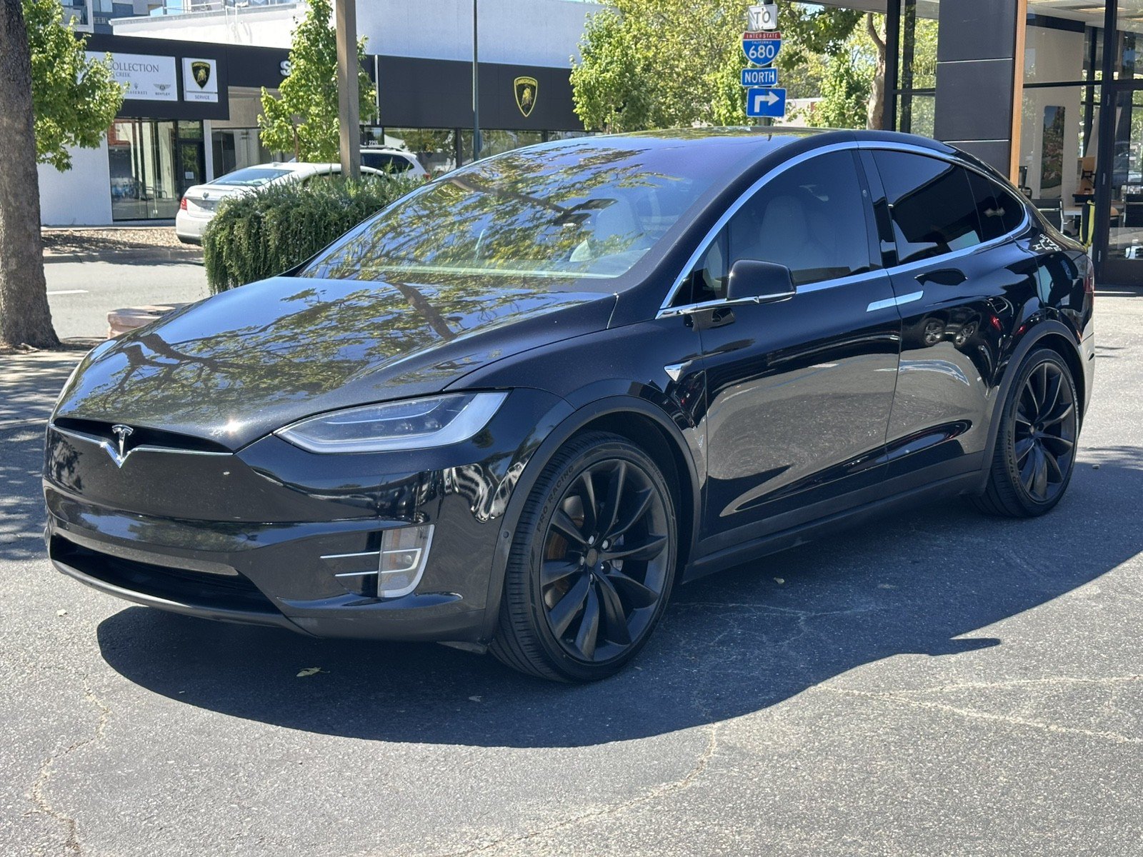 Used 2018 Tesla Model X 75D AWD/4WD image 3