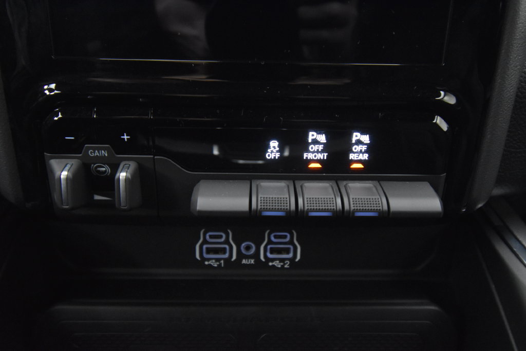 Used 2025 RAM 1500 Laramie AWD/4WD image 29