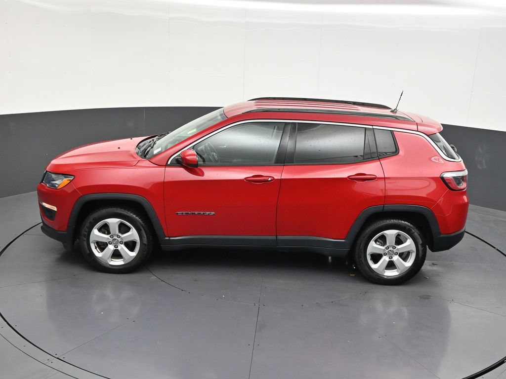 Used 2018 Jeep Compass Latitude FWD image 16