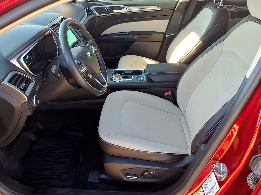 Used 2020 Ford Fusion SE w/ Equipment Group 151A image 19