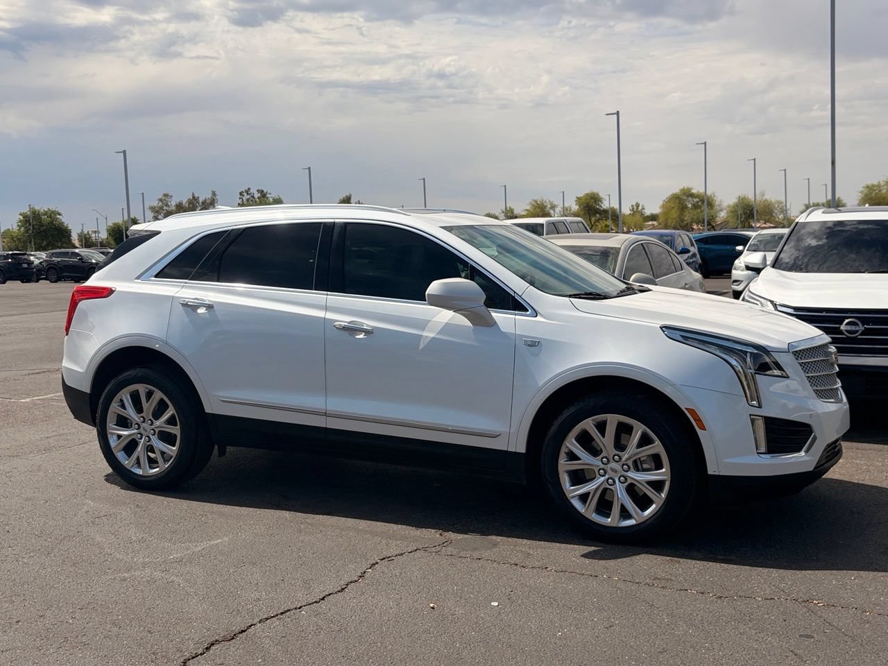 Used 2019 Cadillac XT5 Luxury w/ LPO, Radiant Package FWD image 8