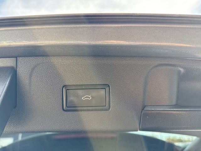 Used 2024 Volkswagen Atlas SE image 17