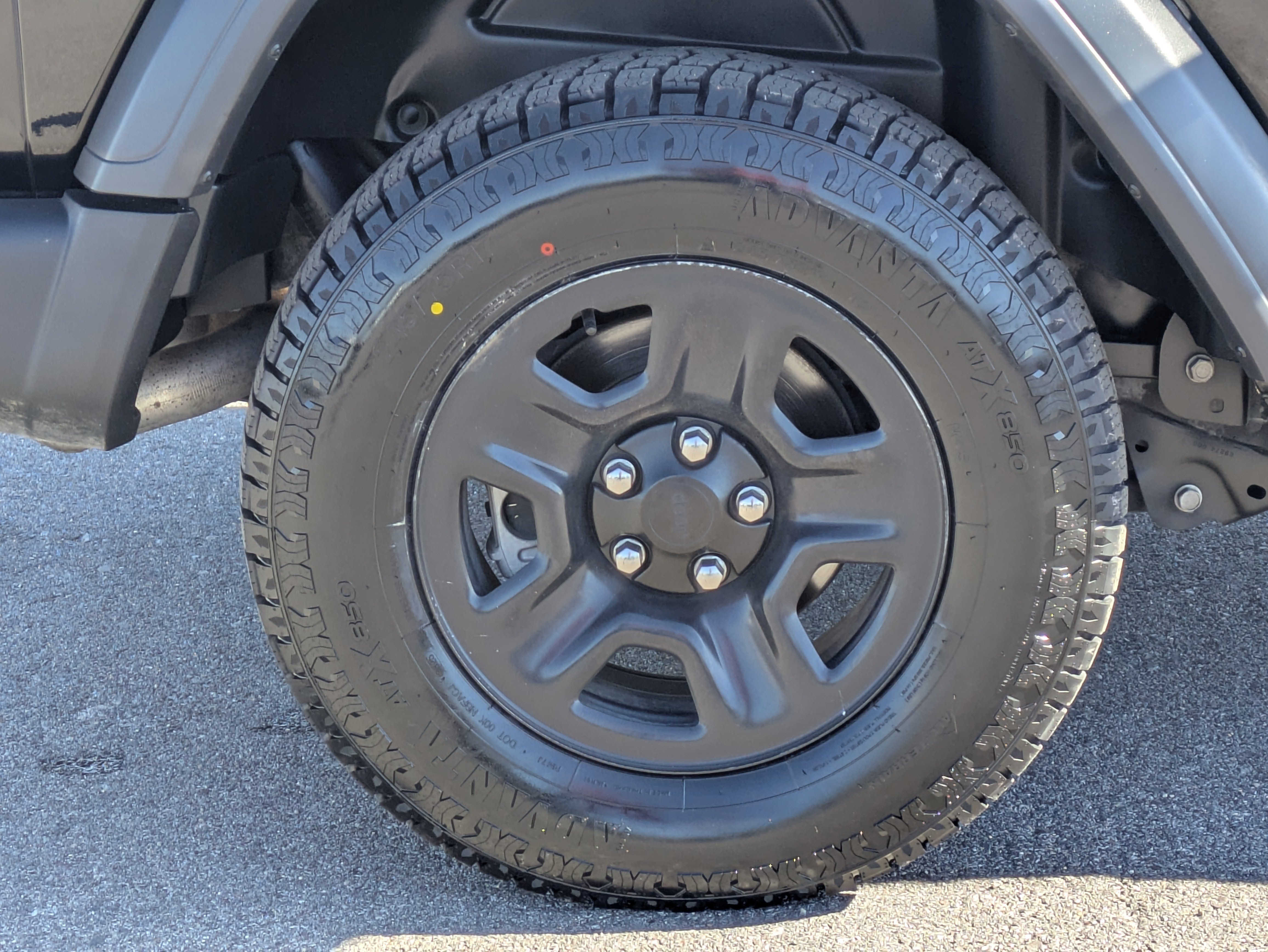 Used 2023 Jeep Wrangler Sport image 9