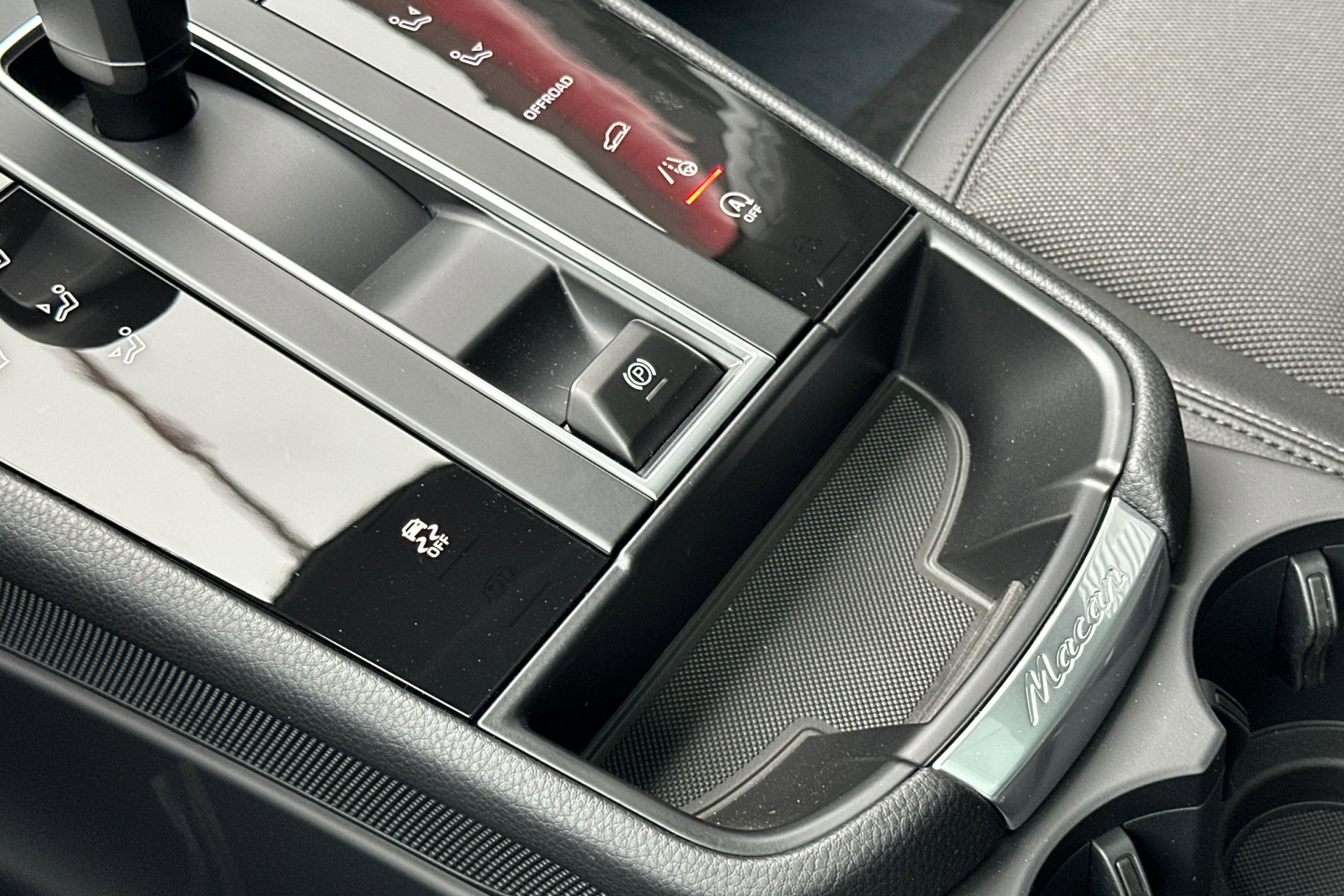 New 2026 Porsche Macan image 26