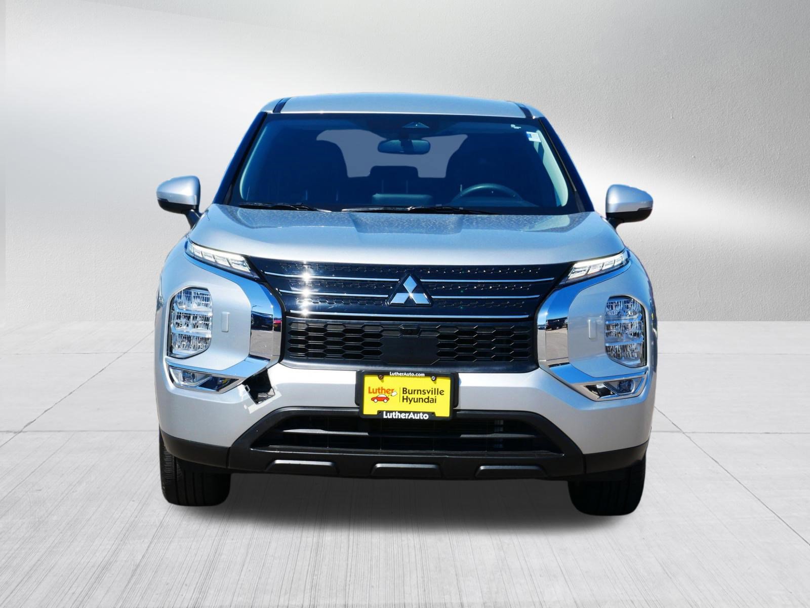 Used 2022 Mitsubishi Outlander ES video 2