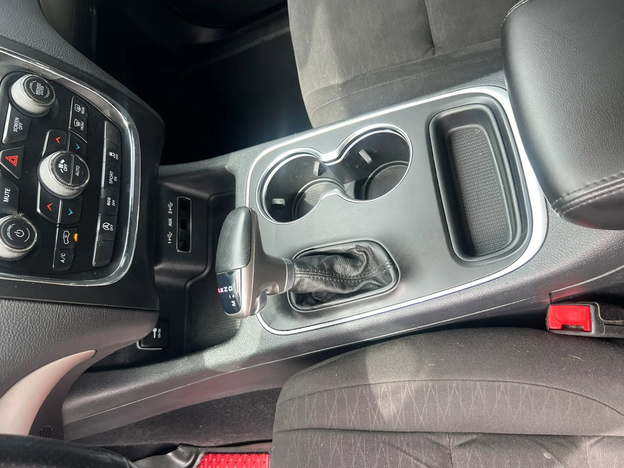 Used 2019 Dodge Durango SXT w/ 3rd Row Seating Group AWD/4WD image 15