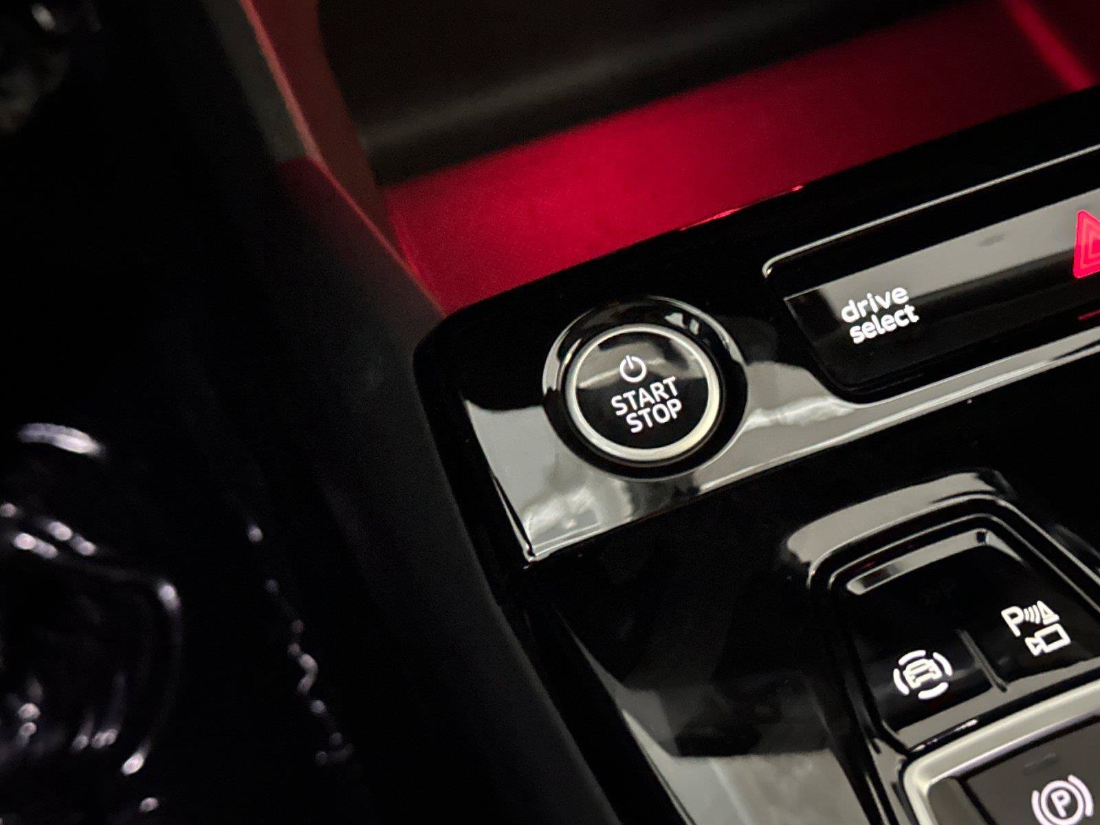 Certified 2025 Audi Q6 e-tron Premium Plus AWD/4WD image 23