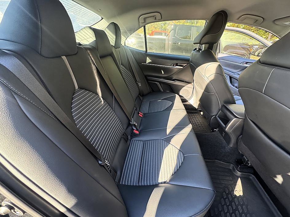 Used 2023 Toyota Camry SE FWD image 14