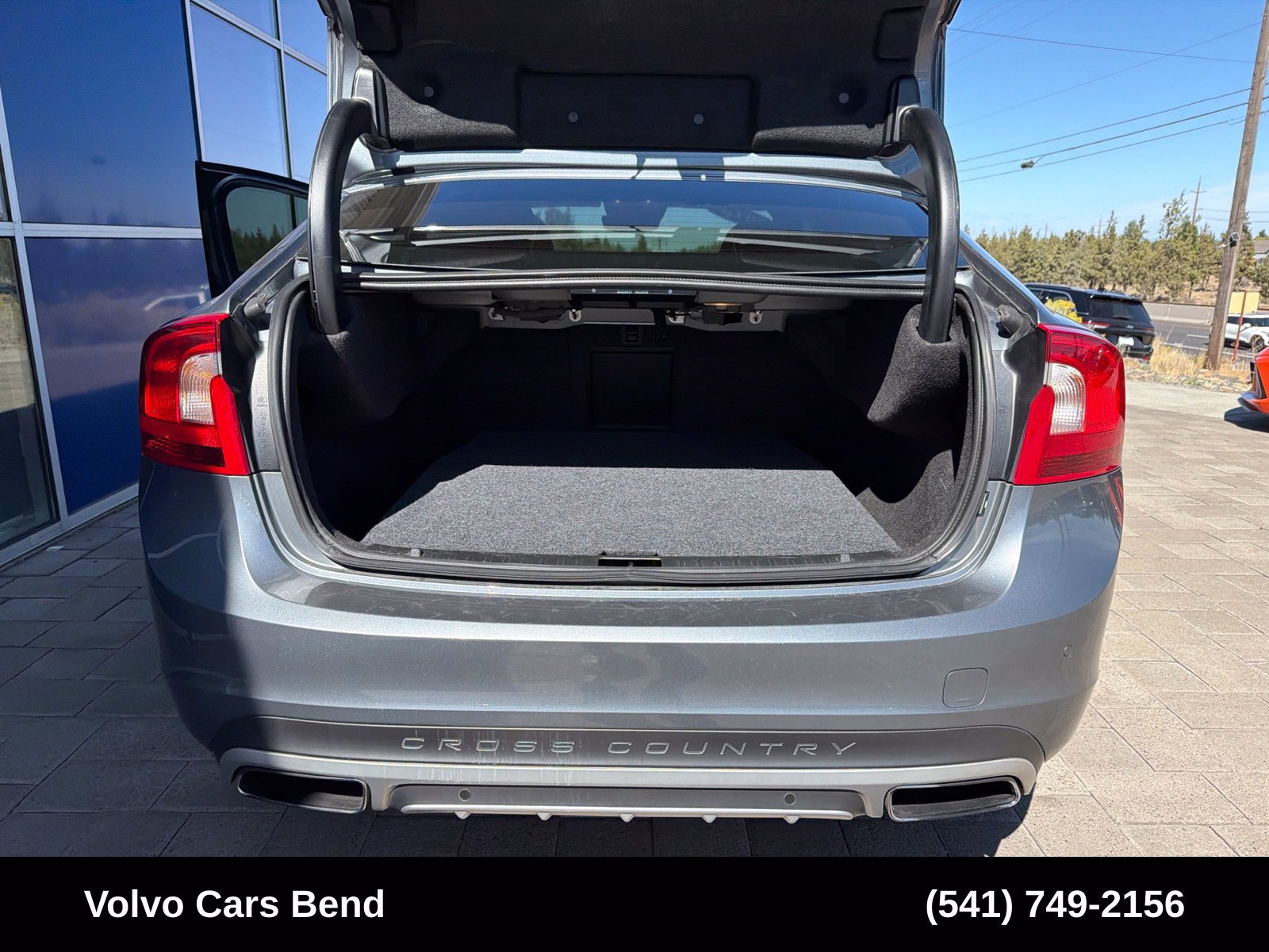 Used 2016 Volvo S60 T5 Cross Country Platinum AWD/4WD image 9