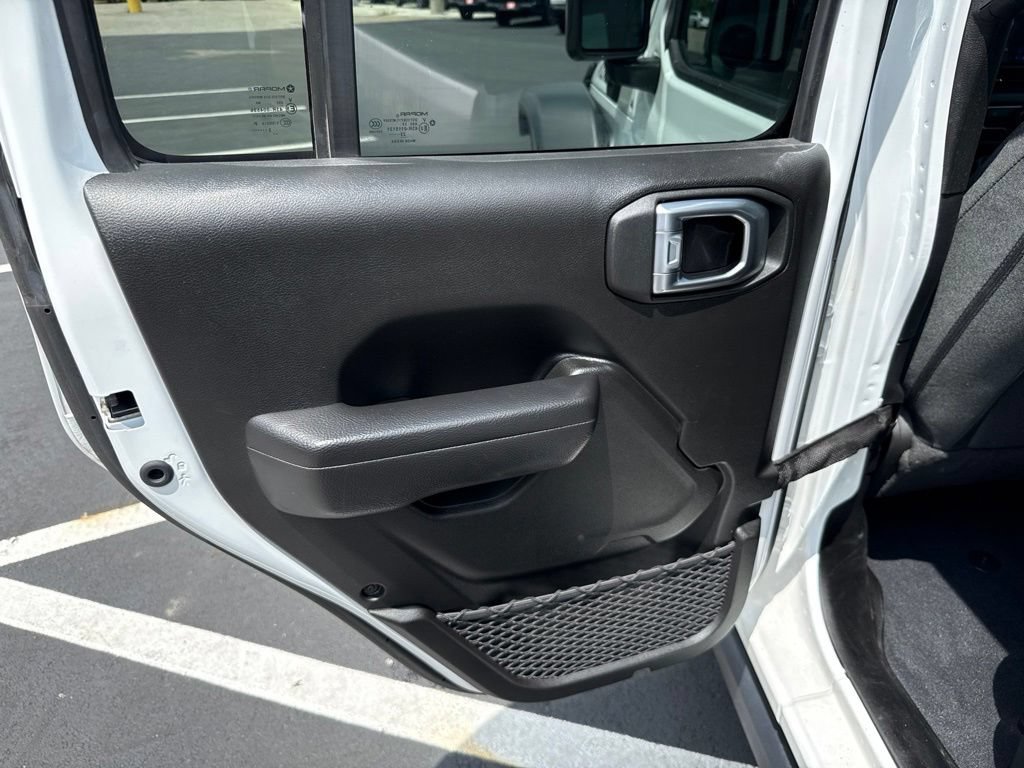 Used 2024 Jeep Wrangler Unlimited AWD/4WD image 14