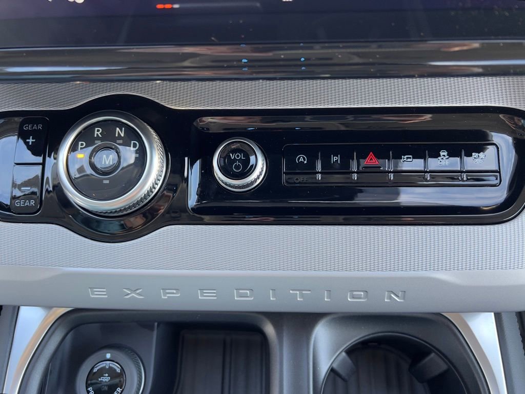 New 2026 Ford Expedition Active image 37