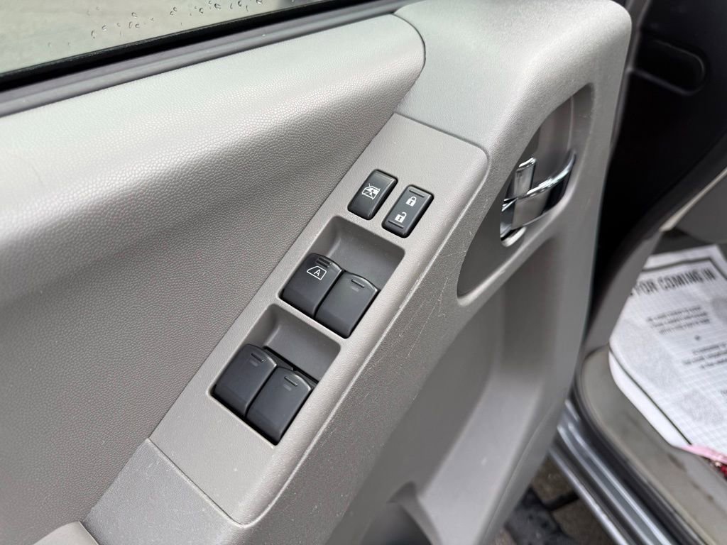 Used 2020 Nissan Frontier SV RWD image 12