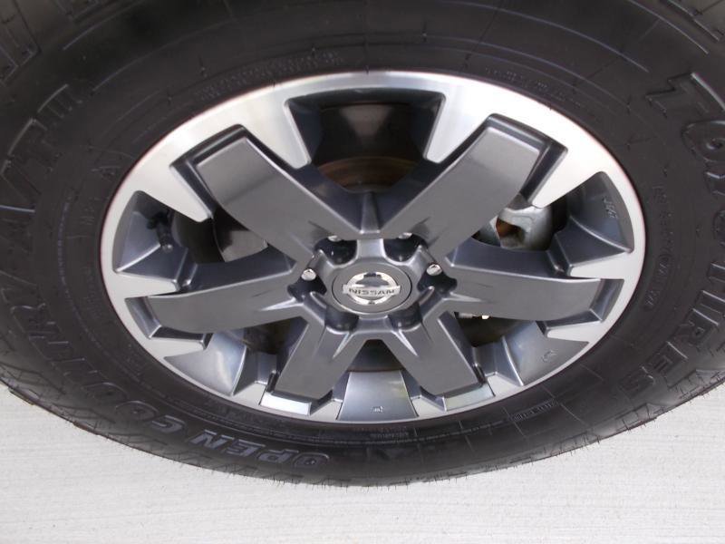 Used 2020 Nissan Frontier PRO-4X w/ Pro-4x Utility Package image 18