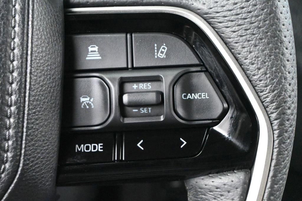 Used 2023 Toyota Tundra Limited AWD/4WD image 9