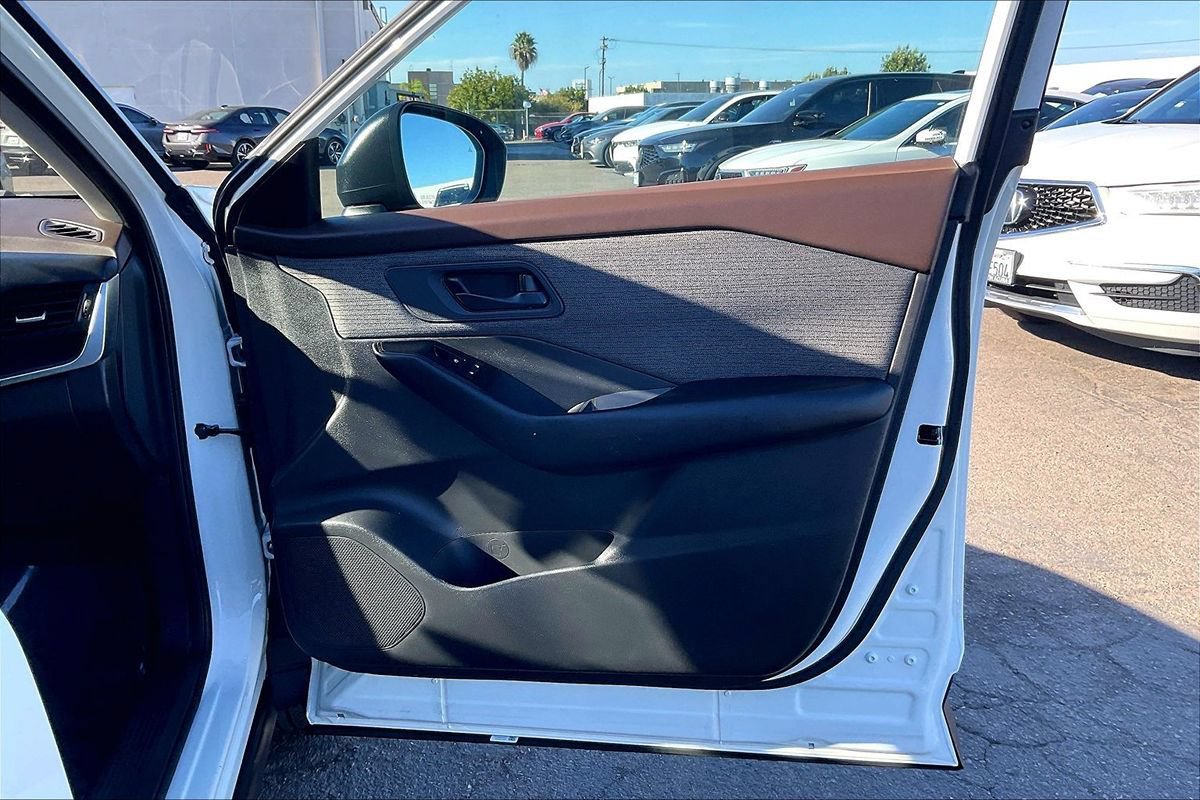 Used 2023 Nissan Rogue S FWD image 21