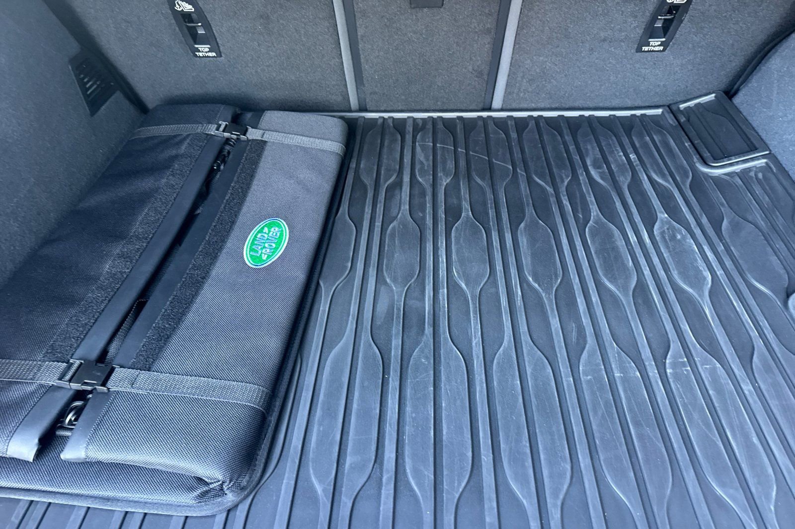 Used 2026 Land Rover Range Rover Velar Dynamic SE image 16