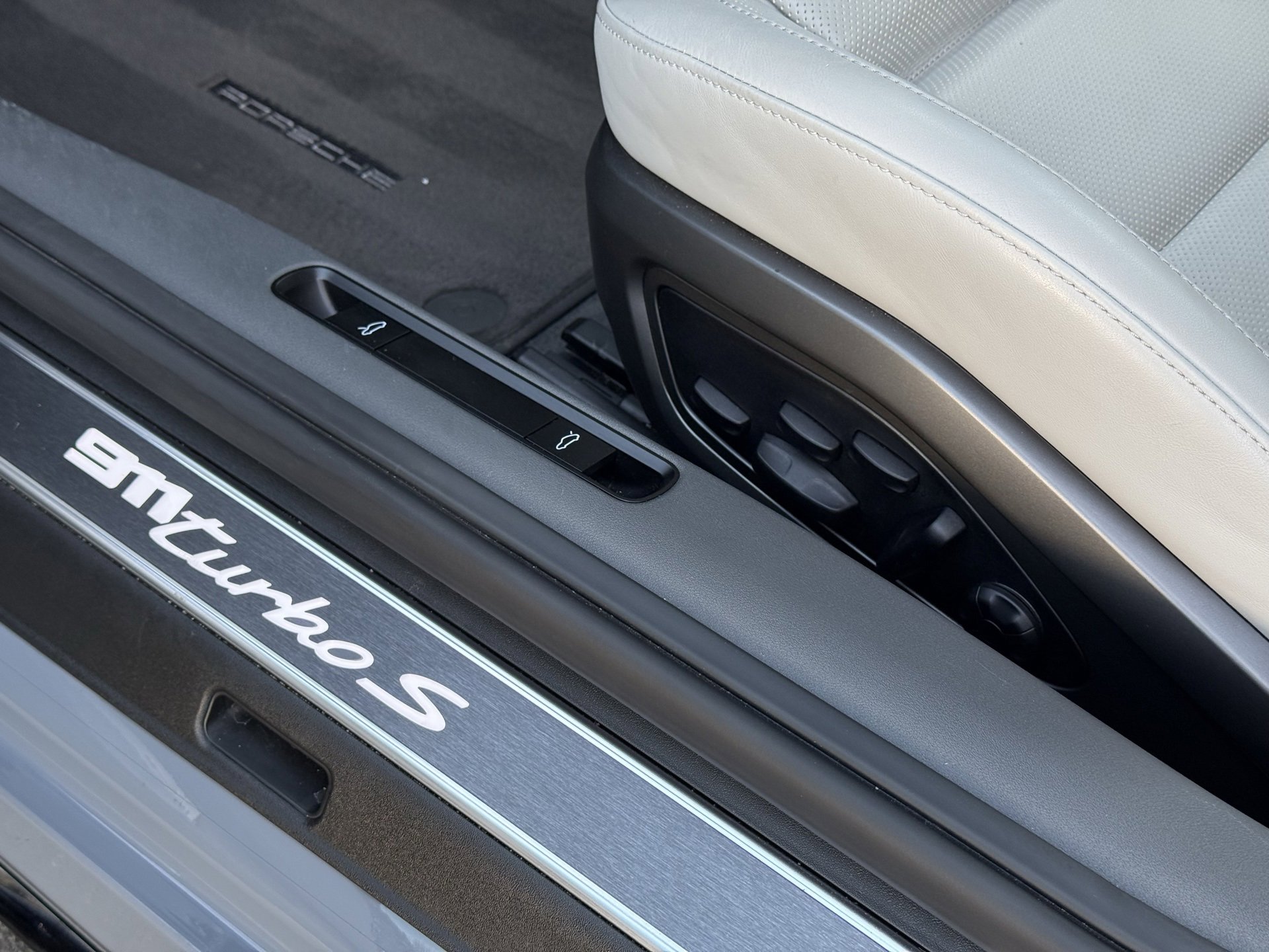 Certified 2024 Porsche 911 Turbo S image 30