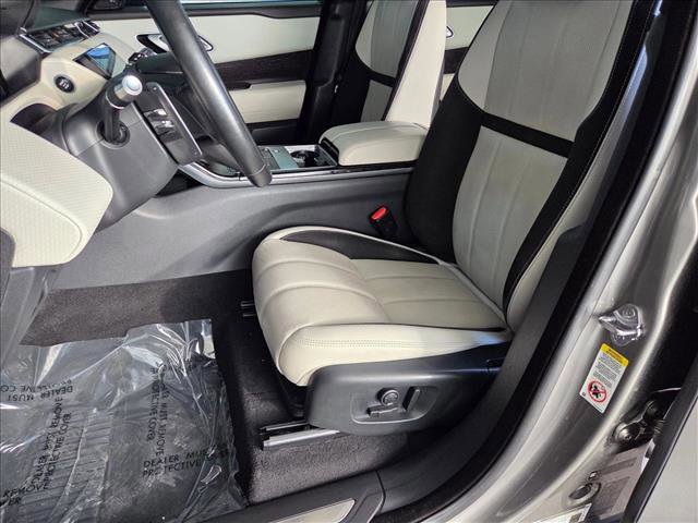 Used 2021 Land Rover Range Rover Velar R-Dynamic S image 16