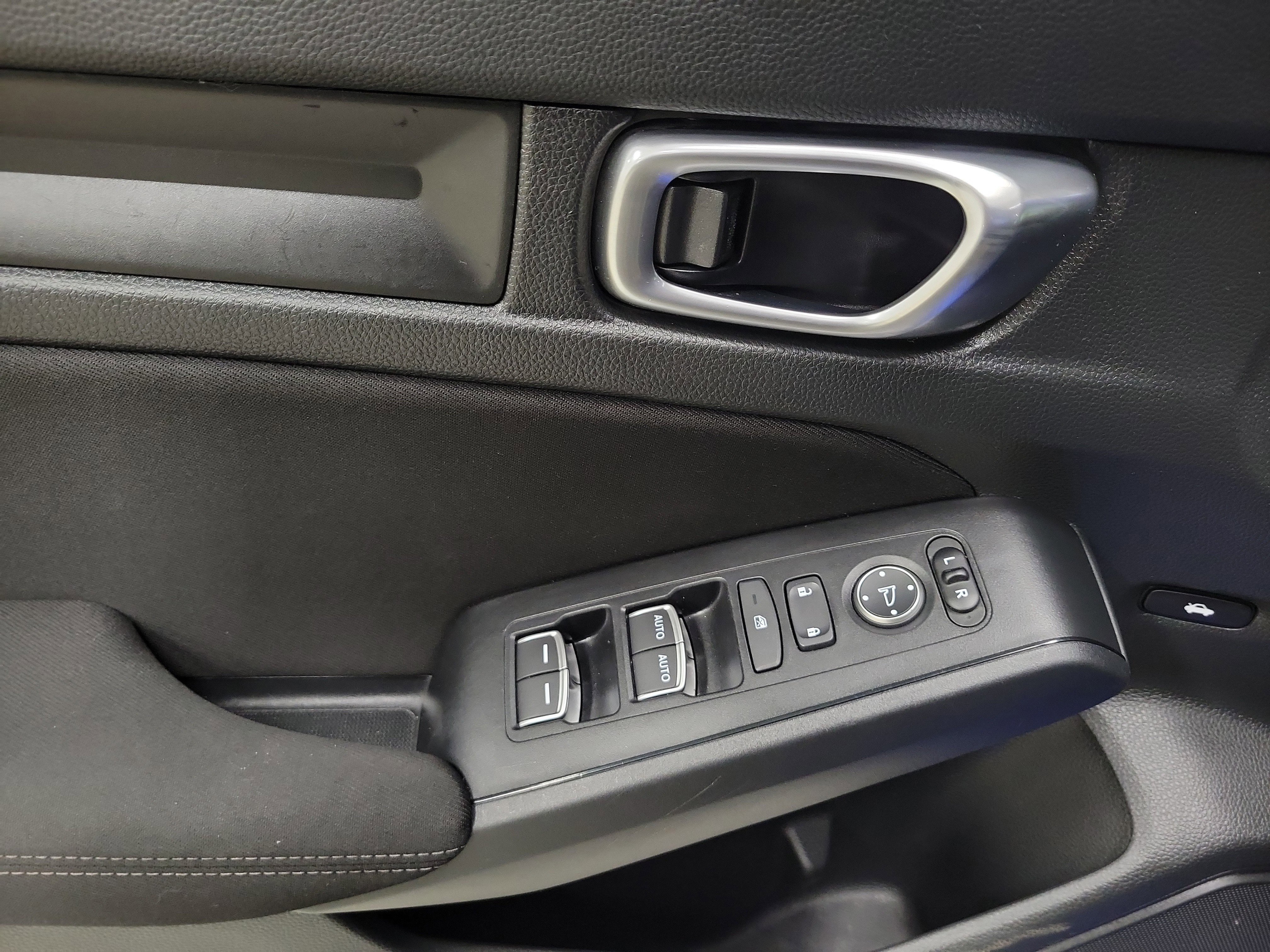 Used 2023 Honda Civic LX image 19