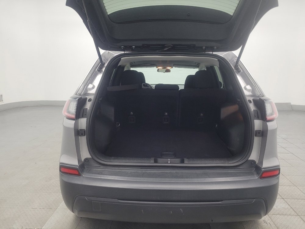 Used 2019 Jeep Cherokee Latitude w/ Popular Appearance Group FWD image 29