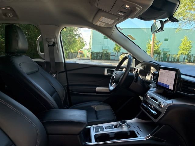 Used 2023 Ford Explorer XLT w/ Equipment Group 202A RWD image 23