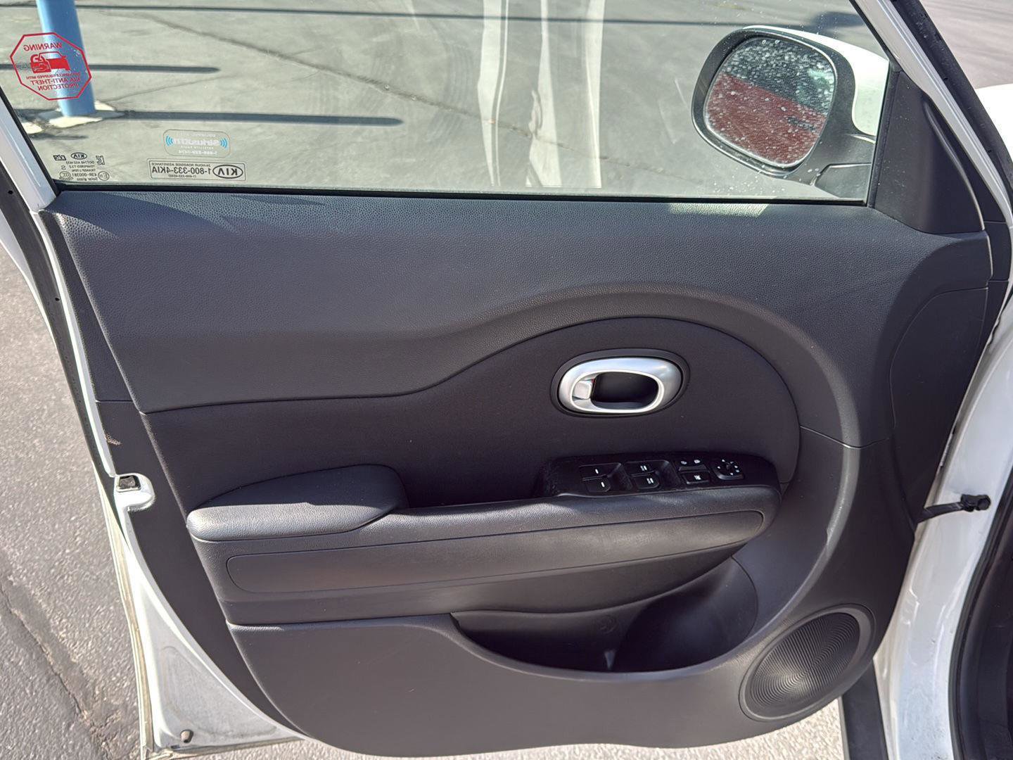 Used 2014 Kia Soul + image 12