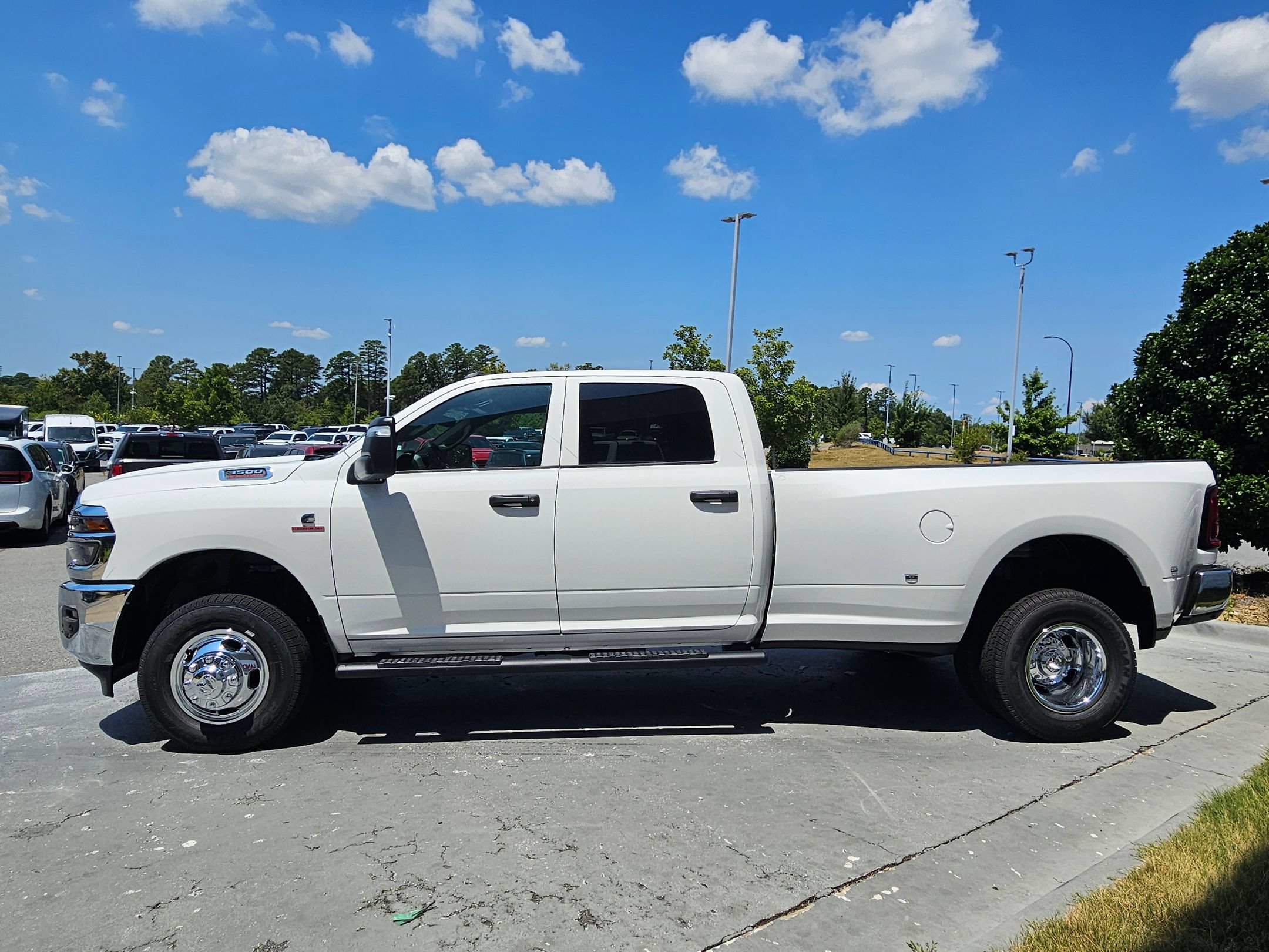 New 2026 RAM 3500 Tradesman AWD/4WD image 4