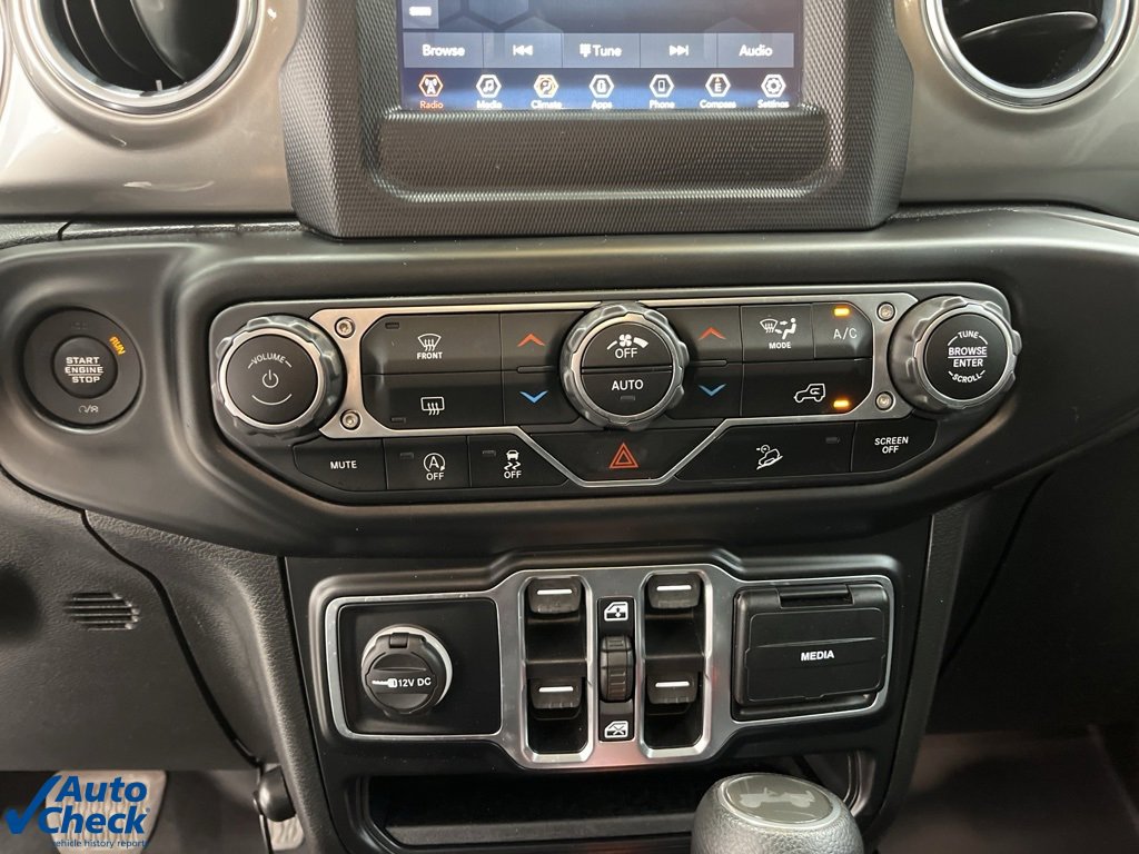 Used 2020 Jeep Wrangler Unlimited Sahara image 24