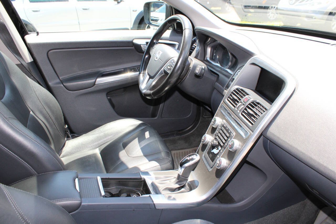 Used 2016 Volvo XC60 T5 Premier AWD/4WD image 12