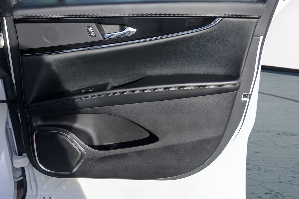 Used 2021 Lincoln Nautilus FWD w/ Equipment Group 101A image 29