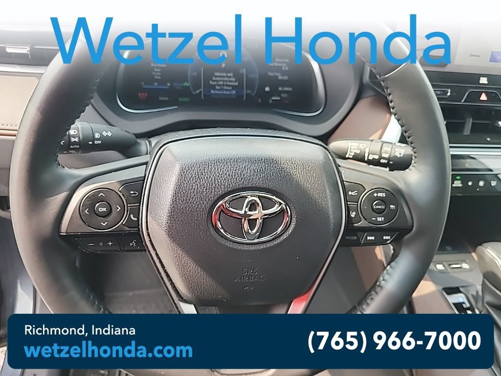 Used 2023 Toyota Venza Limited AWD/4WD image 8